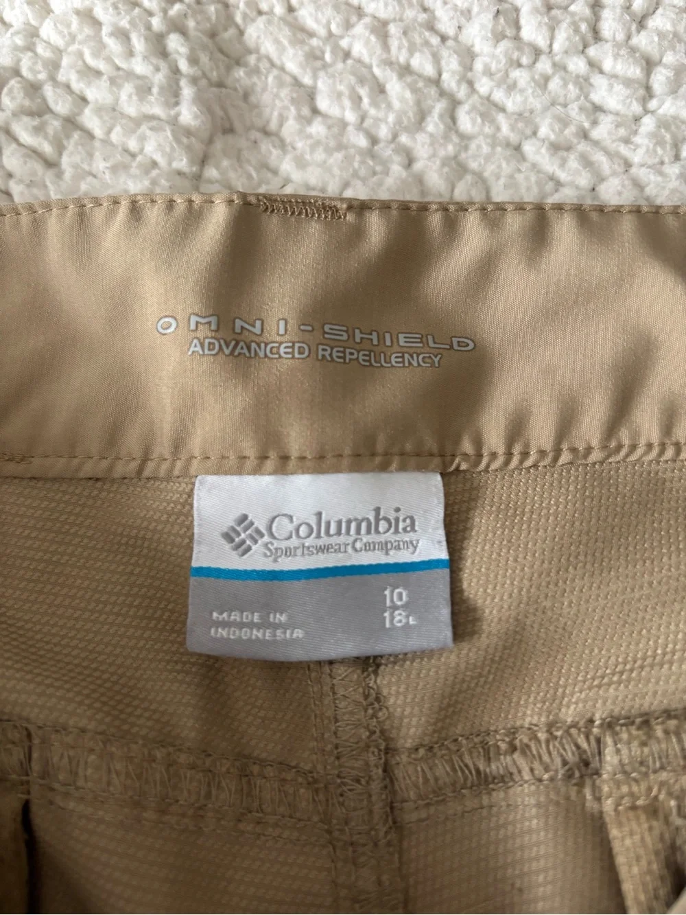 Columbia Tan Cargo Pants - Lightweight Outdoor Utility - Picture 3 of 5